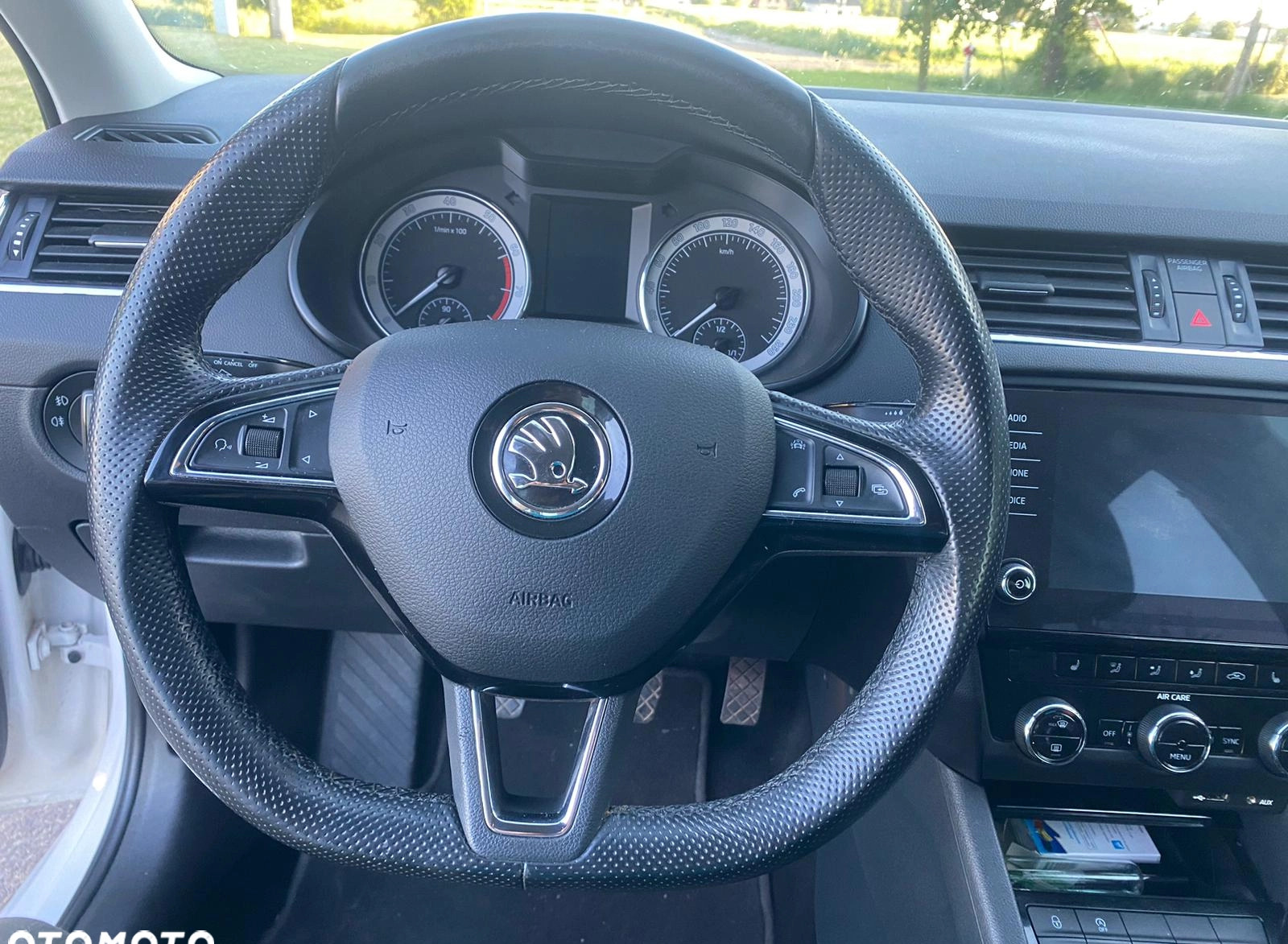 Skoda Octavia cena 45900 przebieg: 180653, rok produkcji 2017 z Krotoszyn małe 121